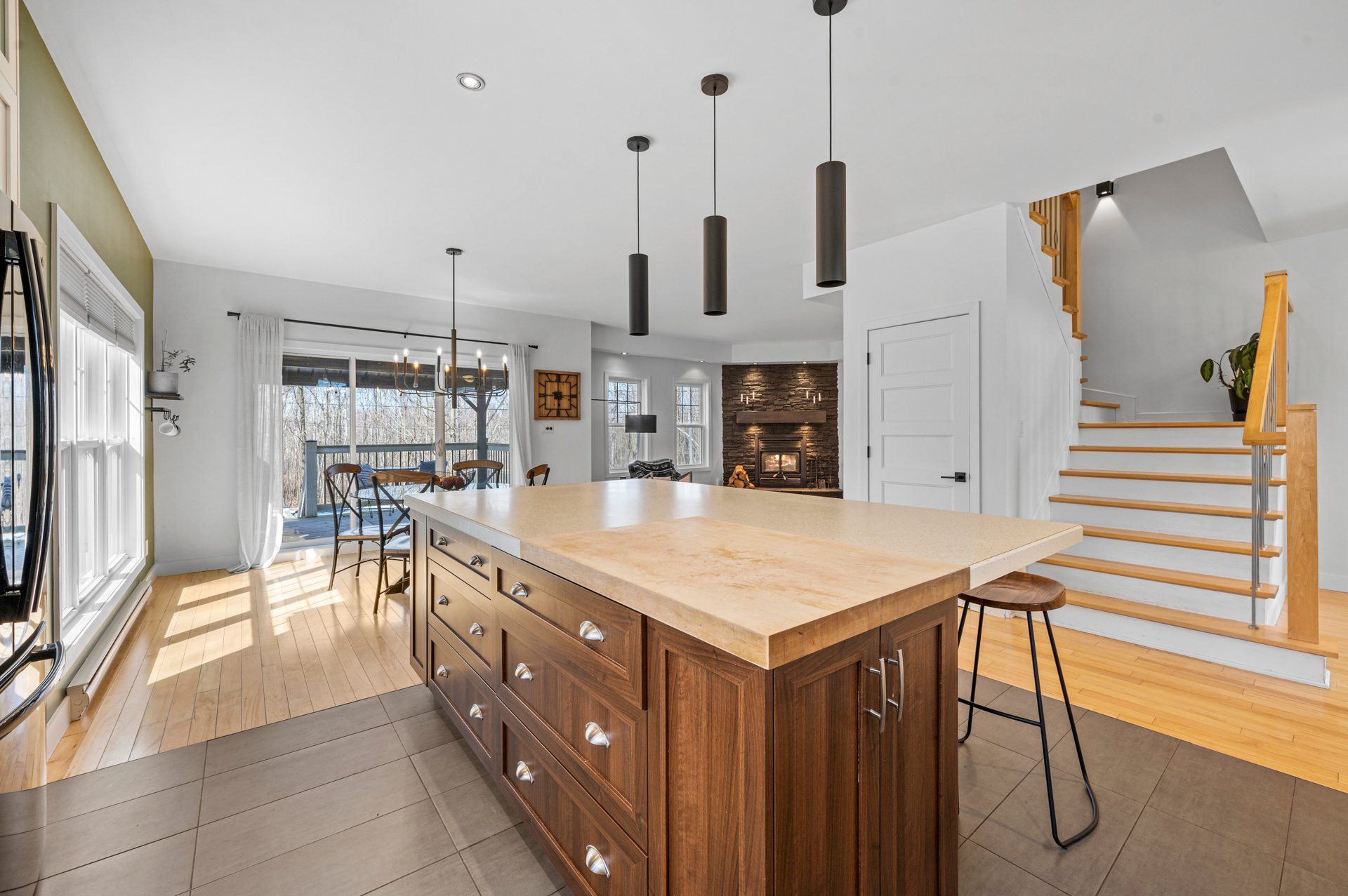 {"FR":"Salle à manger","EN":"Dining room"}