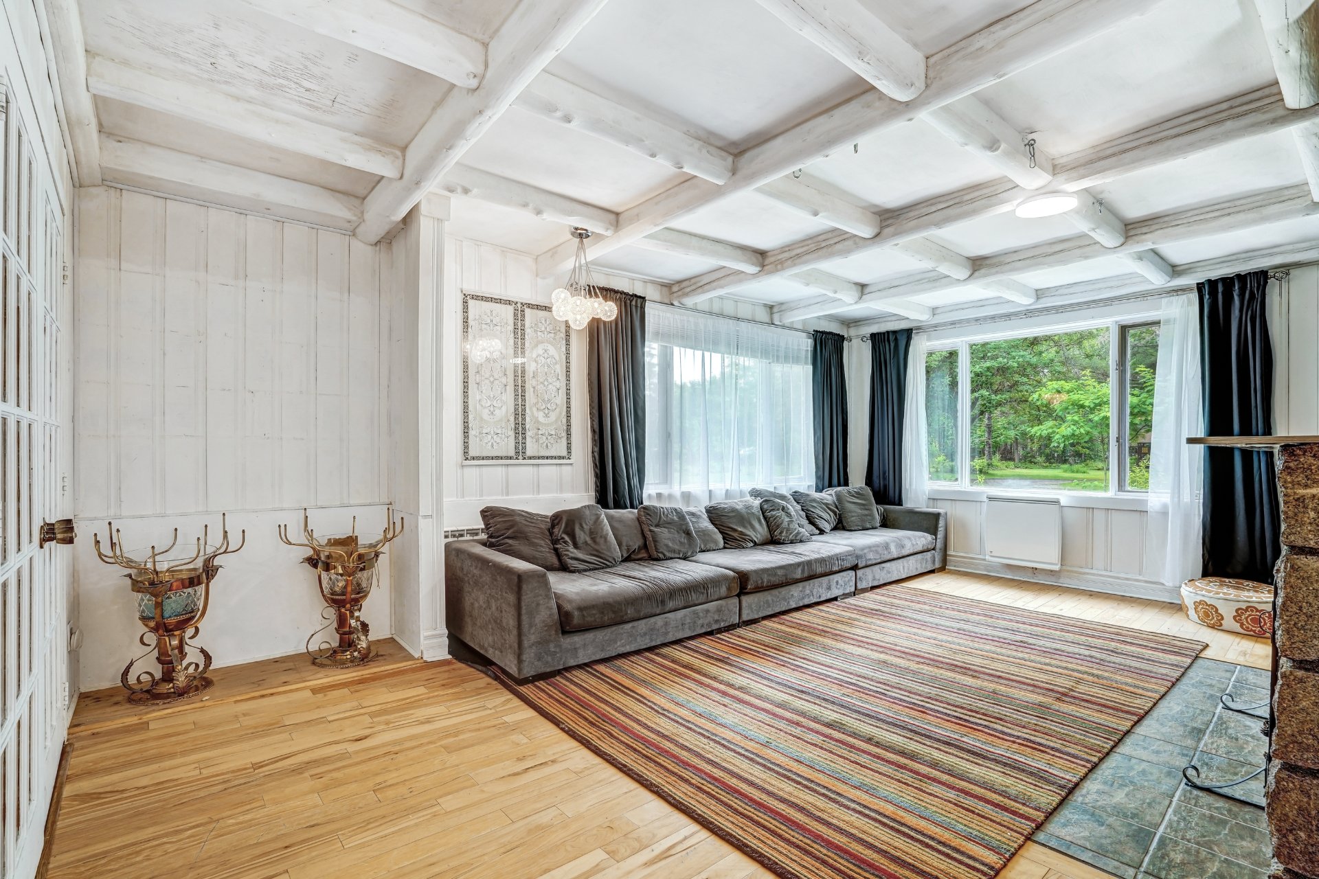 {"FR":"Salle de lavage","EN":"Laundry room"}