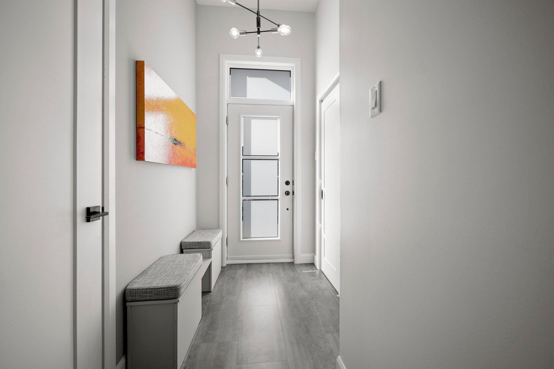 {"FR":"Hall d'entrée/Vestibule","EN":"Hallway"}