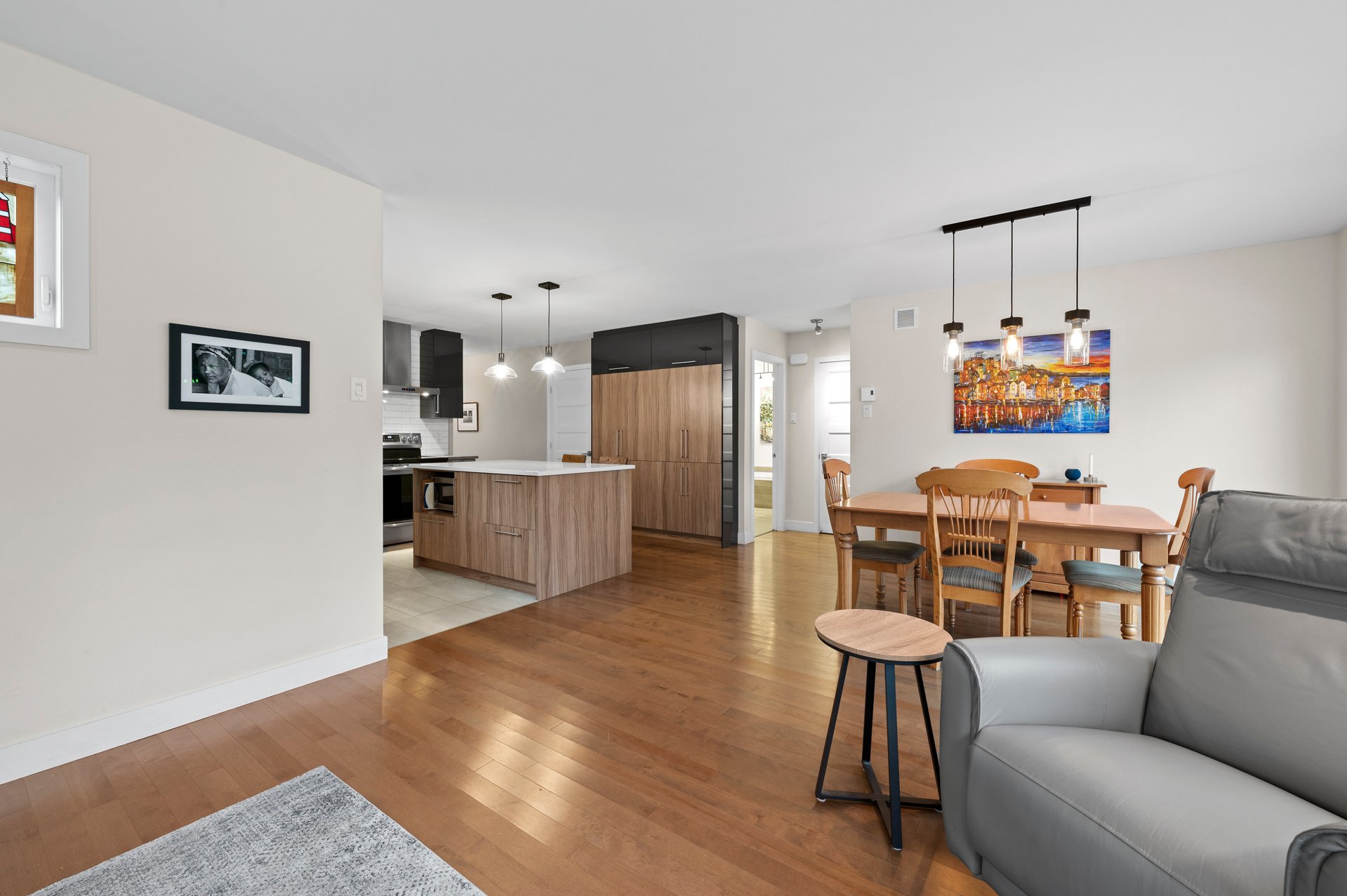 {"FR":"Salle familiale","EN":"Family room"}