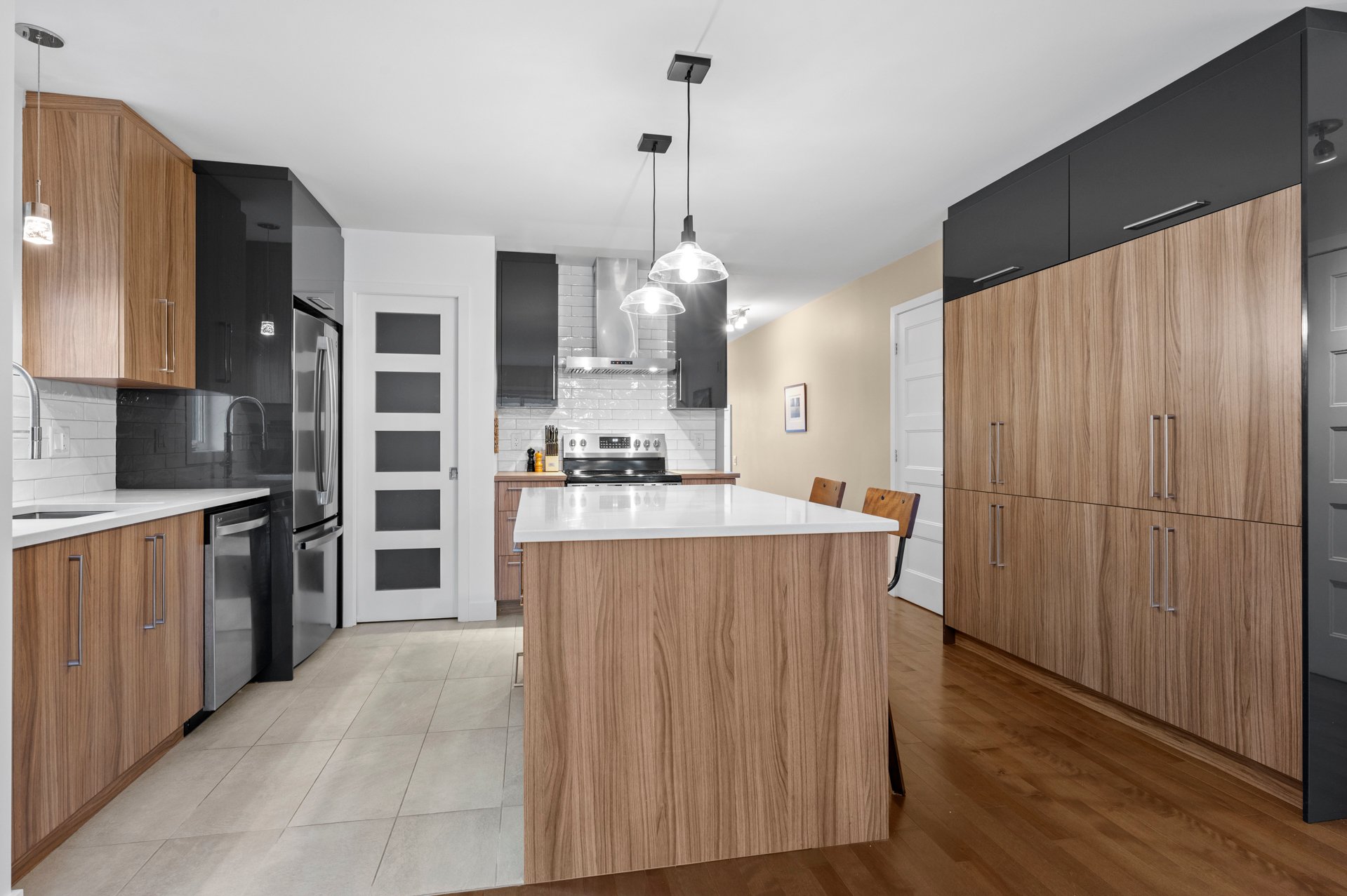 {"FR":"Chambre à coucher principale","EN":"Primary bedroom"}