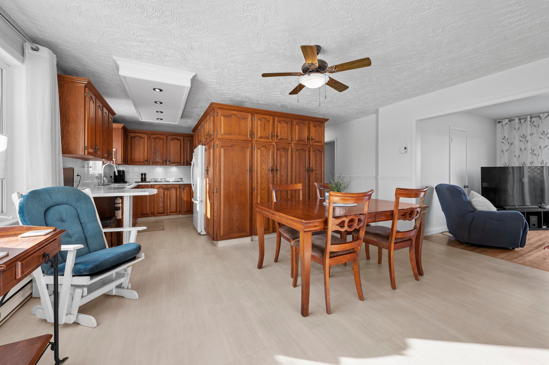 {"FR":"Salle à manger","EN":"Dining room"}