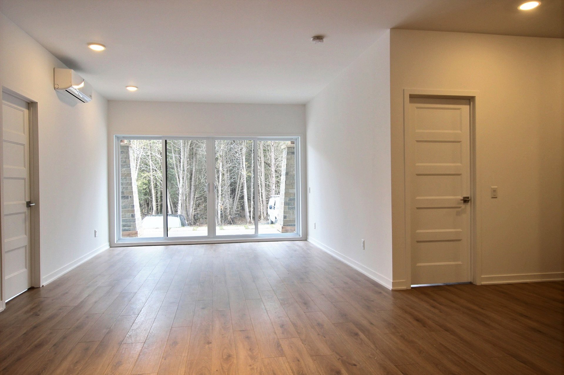 {"FR":"Salle à manger","EN":"Dining room"}