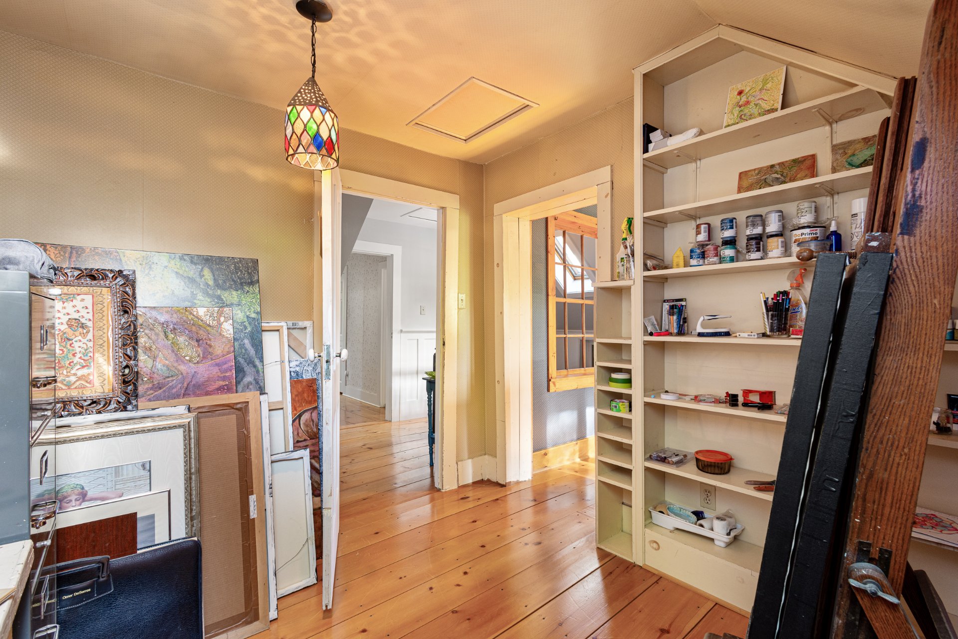 {"FR":"Salle familiale","EN":"Family room"}