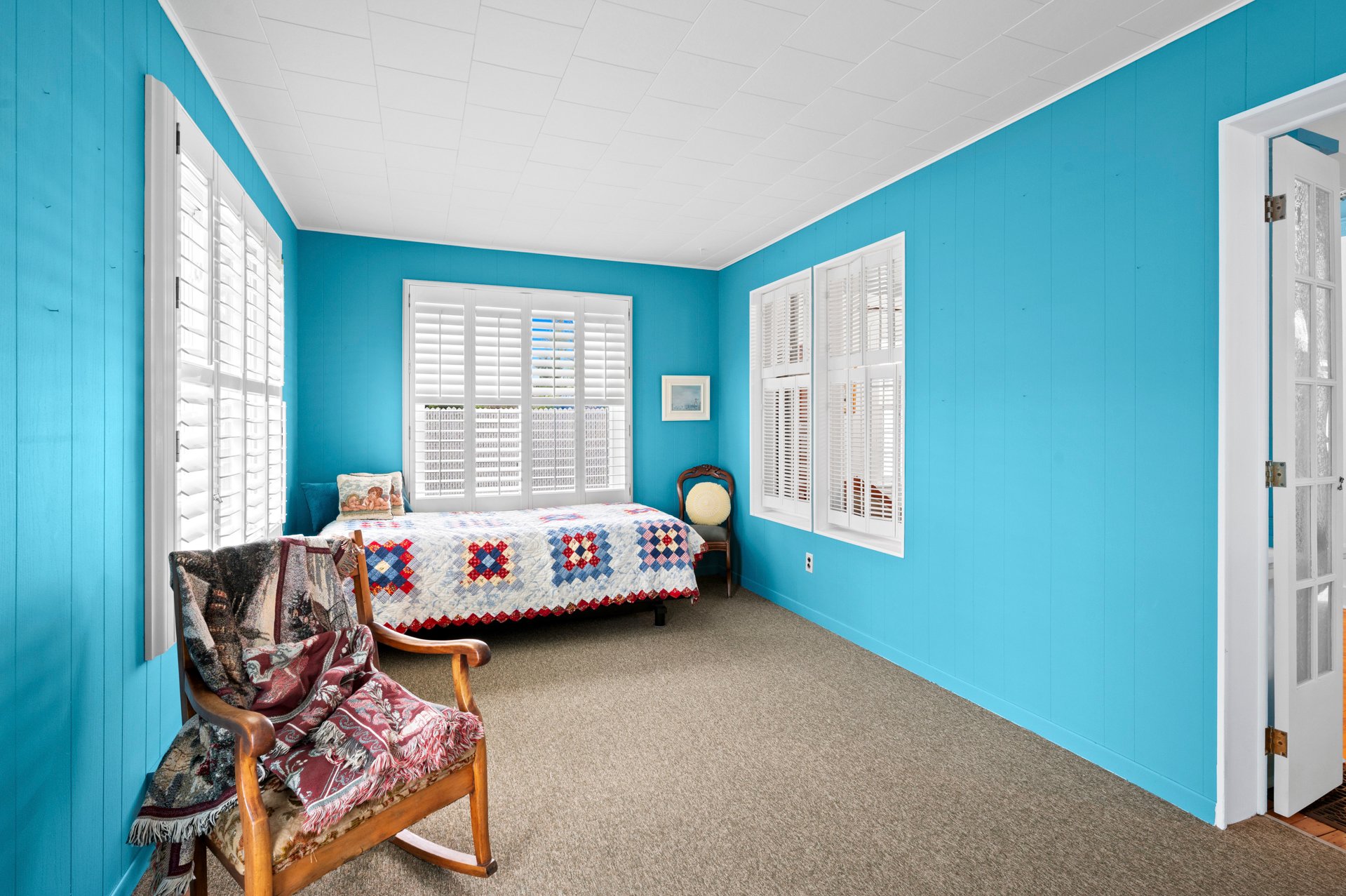 {"FR":"Salle familiale","EN":"Family room"}