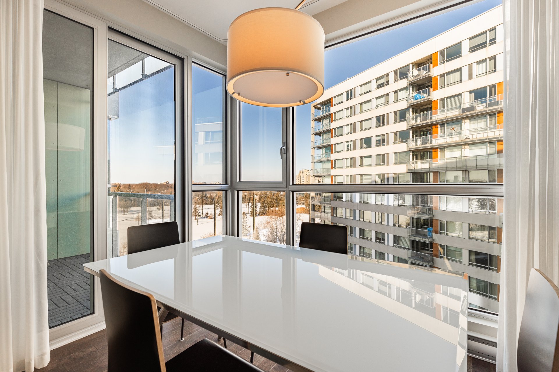{"FR":"Salle à manger","EN":"Dining room"}