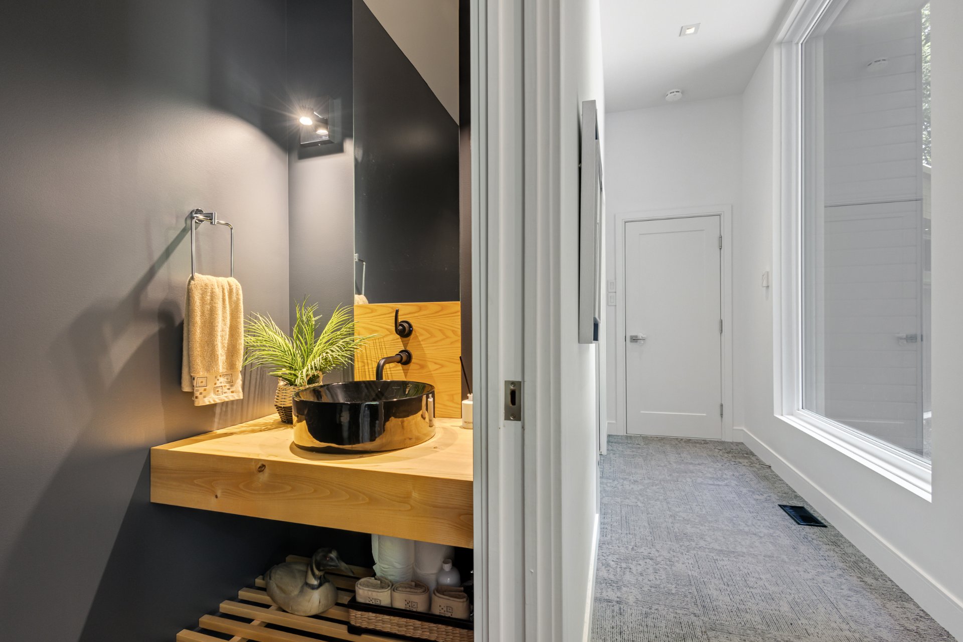 {"FR":"Salle de lavage","EN":"Laundry room"}