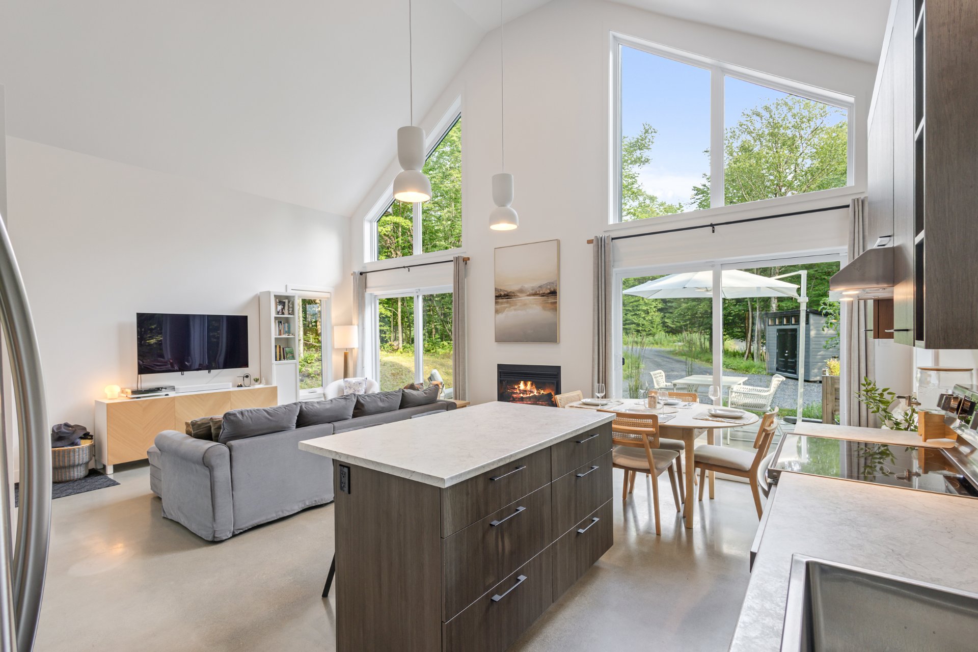 {"FR":"Salle à manger","EN":"Dining room"}