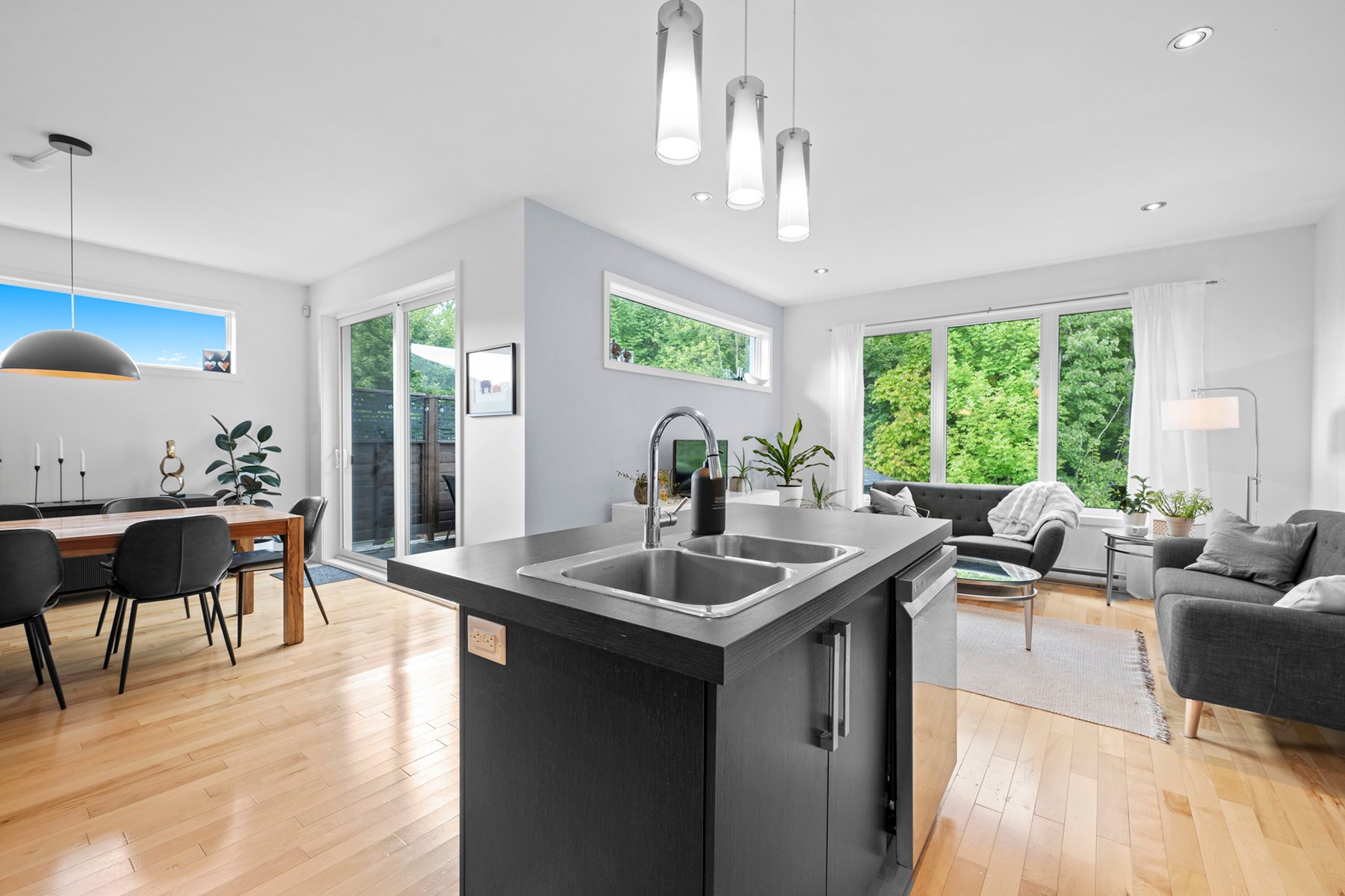 {"FR":"Salle à manger","EN":"Dining room"}