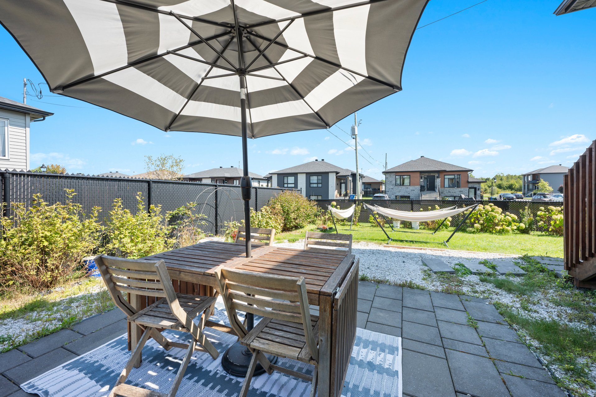{"FR":"Terrasse","EN":"Patio"}