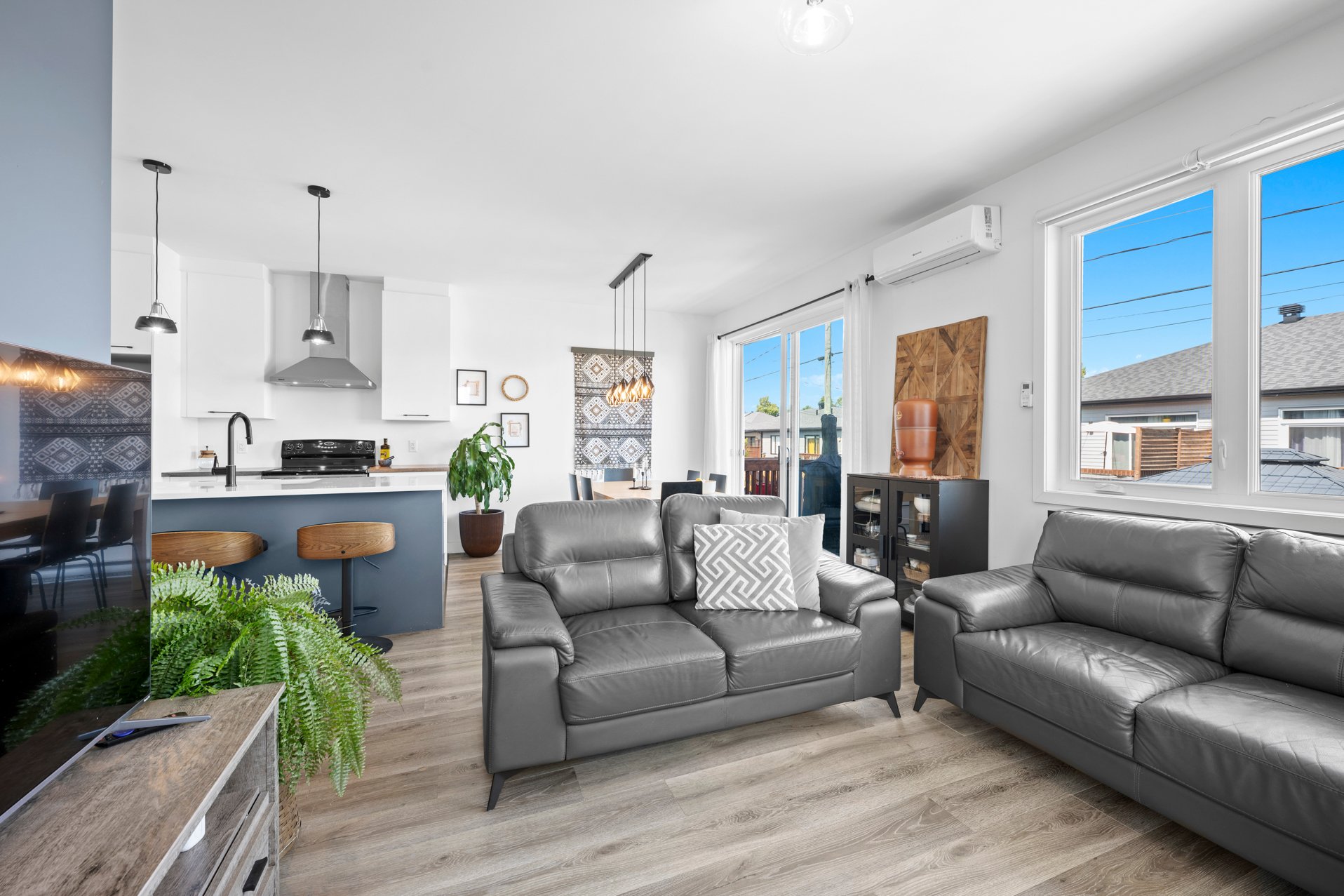 {"FR":"Salon","EN":"Living room"}